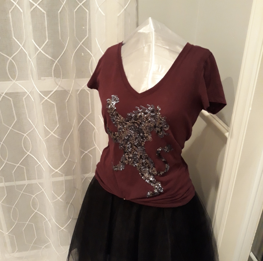 Wine/merlot Express tee shirt. Size Medium